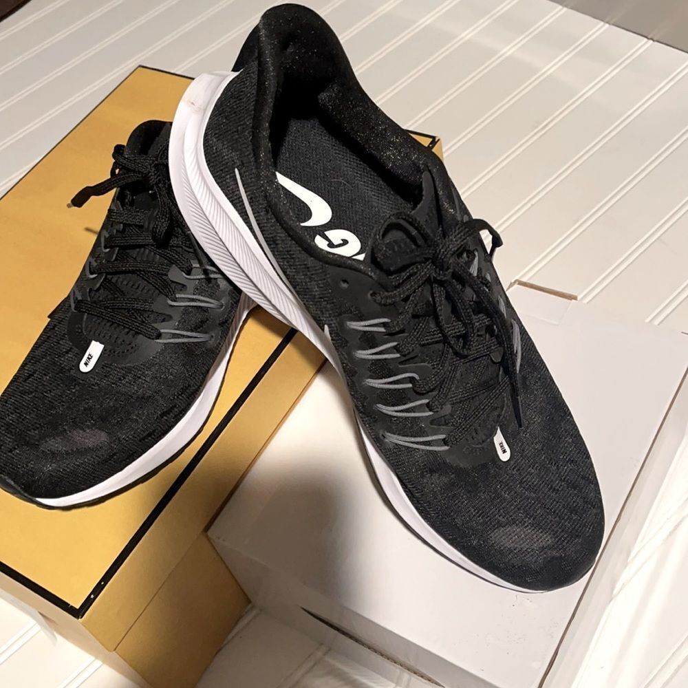 Nike running shoes - Picture 2 of 6